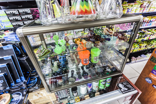 Vaporizer Store «Happy Rock Smoke Shop», reviews and photos, 334 NE 72nd St, Kansas City, MO 64118, USA