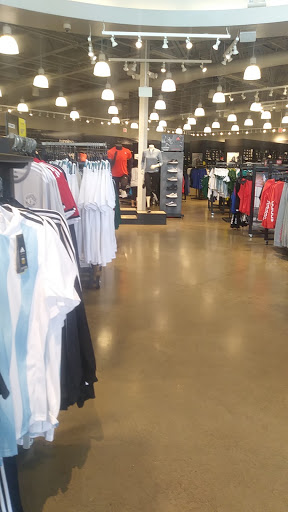 Sporting Goods Store «adidas Outlet Store Woodburn», reviews and photos, 1001 N Arney Rd Ste 400, Woodburn, OR 97071, USA