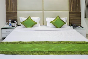 Golden Treat - Hotel in Indore image