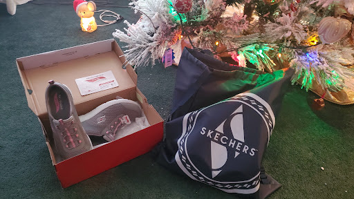 Shoe Store «SKECHERS Retail», reviews and photos, 6020 82nd St #30, Indianapolis, IN 46250, USA