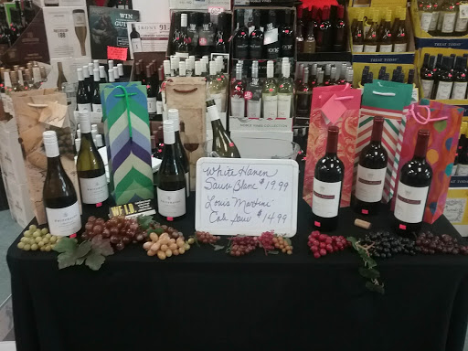 Beer Store «Liquor Locker», reviews and photos, 287 Main St, Gloucester, MA 01930, USA