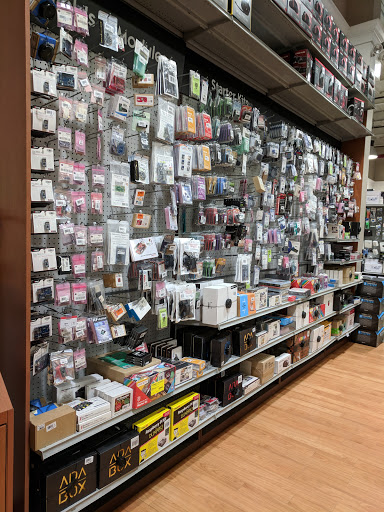 Electronics Store «Micro Center», reviews and photos, 71-43 Kissena Blvd, Flushing, NY 11367, USA