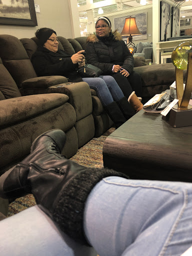 Furniture Store «Value City Furniture», reviews and photos, 15770 South La Grange Road, Orland Park, IL 60462, USA