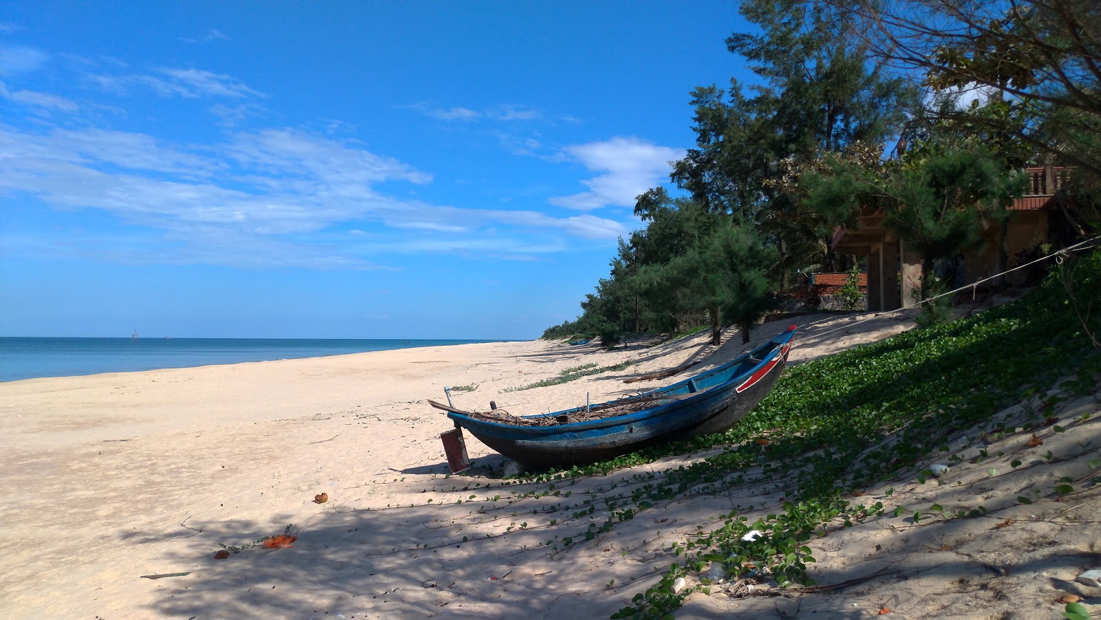 Foto di Quang Phu con dritto e lungo