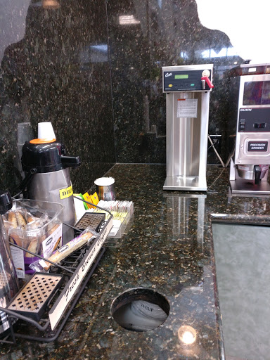 Car Wash «Pavilion Car Wash, Quick Lube & Detail Center», reviews and photos, 2334 Fair Oaks Blvd, Sacramento, CA 95825, USA