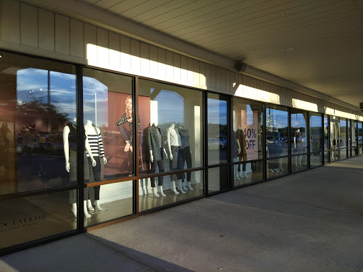 Shopping Mall «Edinburgh Premium Outlets», reviews and photos, 11622 NE Executive Dr, Edinburgh, IN 46124, USA