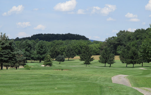 Golf Course «Flatbush Golf Course», reviews and photos, 940 Littlestown Rd, Littlestown, PA 17340, USA