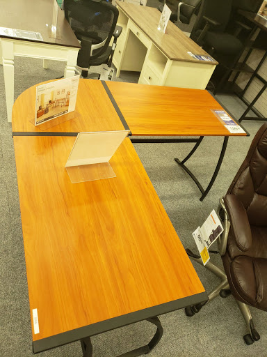 Office Supply Store «Staples», reviews and photos, 43313 Woodward Ave, Bloomfield Hills, MI 48302, USA