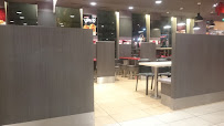 Atmosphère du Restaurant KFC Grenoble St-Martin-D'Hères à Saint-Martin-d'Hères - n°17