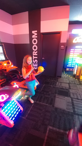 Bowling Alley «AMF Sayville Lanes», reviews and photos, 5660 Sunrise Hwy, Sayville, NY 11782, USA