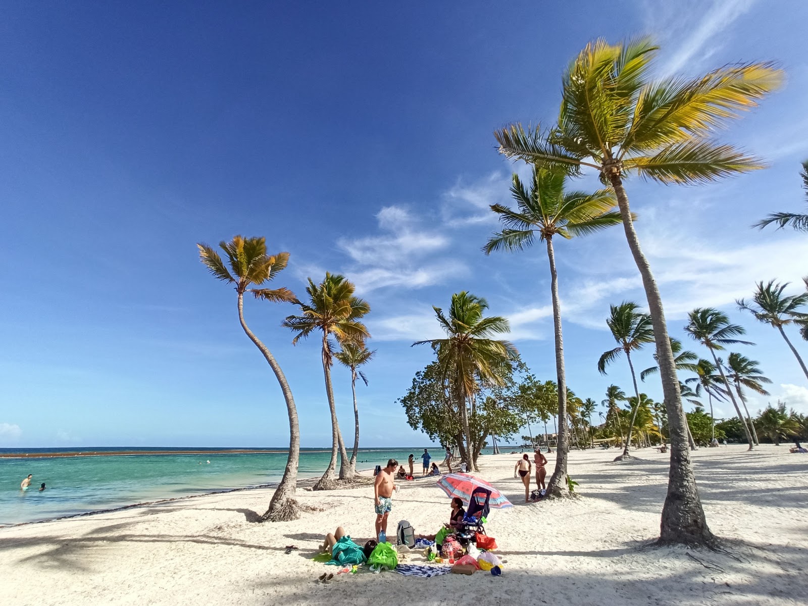 Foto de Playa Juanillo área de servicios