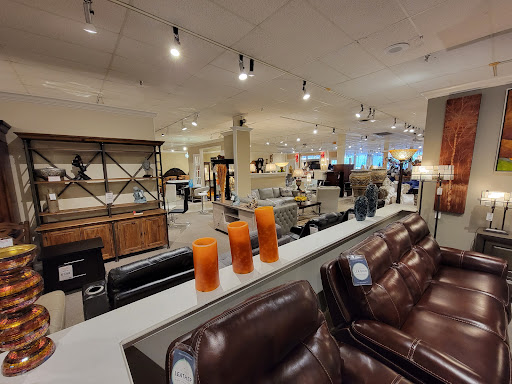 Furniture Store «Gallery Furniture», reviews and photos, 770 E Altamonte Dr, Altamonte Springs, FL 32701, USA