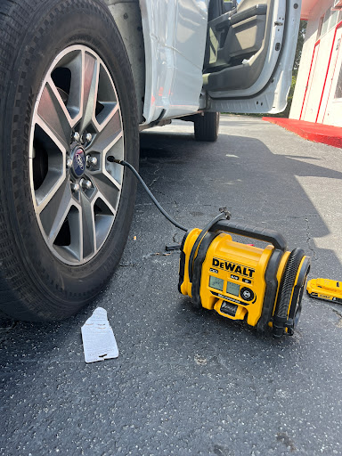 Used Car Dealer «Right Cars», reviews and photos, 2626 Shallowford Rd, Atlanta, GA 30345, USA