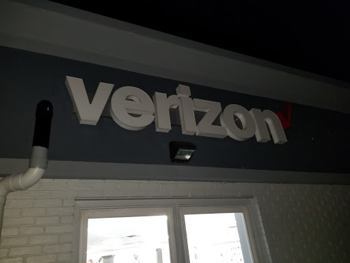 Cell Phone Store «Verizon Authorized Retailer / RW - Downingtown, PA», reviews and photos, 3903 Lincoln Hwy, Downingtown, PA 19335, USA