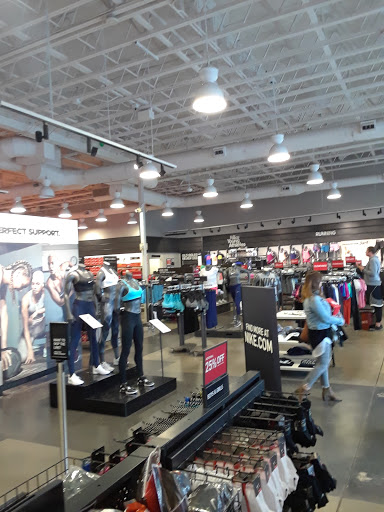 Sporting Goods Store «Nike Factory Store», reviews and photos, 1111 N Roosevelt Dr #400, Seaside, OR 97138, USA