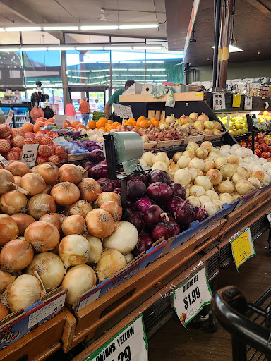 Grocery Store «Red Apple Markets», reviews and photos, 310 W Manson Hwy, Chelan, WA 98816, USA