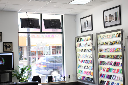 Phone Repair Service «Campus Mobile Solutions», reviews and photos, 616 E Green St Suite F, Champaign, IL 61820, USA