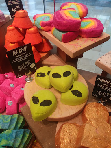 Cosmetics Store «Lush Cosmetics», reviews and photos, 3111 W Chandler Blvd, Chandler, AZ 85226, USA