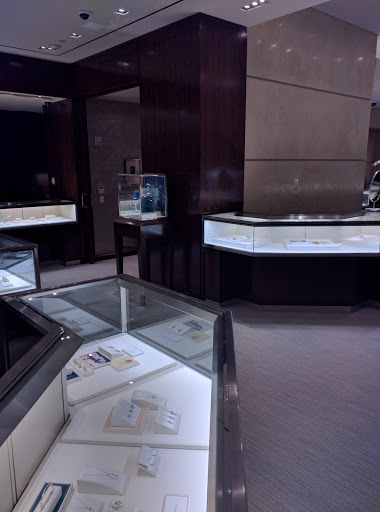 Jewelry Store «Tiffany & Co.», reviews and photos, 301 Nichols Rd, Kansas City, MO 64112, USA