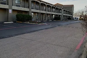 Kingsley Inn & Suites image