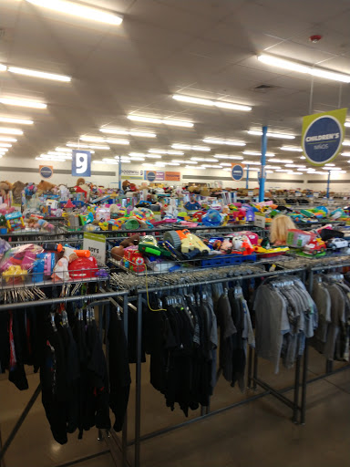 Thrift Store «Thunderbird & Dysart Goodwill Retail Store & Donation Center», reviews and photos, 13055 W Thunderbird Rd, El Mirage, AZ 85335, USA