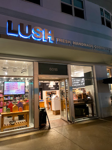 Cosmetics Store «LUSH Fresh handmade cosmetics», reviews and photos, 605 Lincoln Rd B, Miami Beach, FL 33139, USA