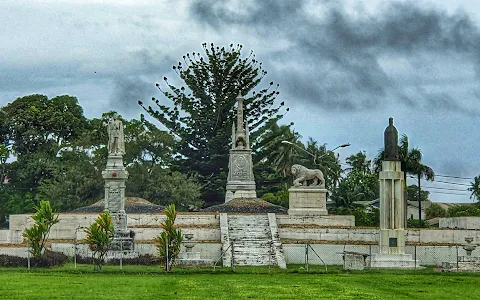 Royal Tombs image