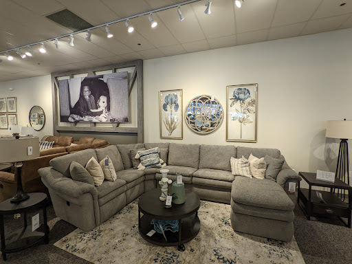 Furniture Store «La-Z-Boy Furniture Galleries», reviews and photos, 6003 Kingstowne Village Pkwy, Alexandria, VA 22315, USA