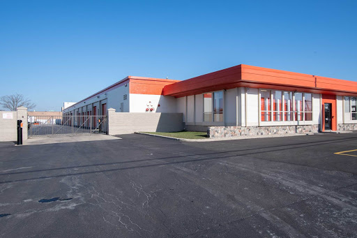 Self-Storage Facility «Public Storage», reviews and photos, 3320 W Lake Ave, Glenview, IL 60026, USA