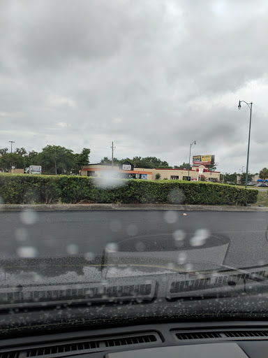 Shopping Mall «Lake Village Shopping MallKitchengaets», reviews and photos, 10601 US-441, Leesburg, FL 34788, USA