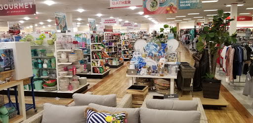 Department Store «T.J. Maxx & HomeGoods», reviews and photos, 111 Taunton St, Plainville, MA 02762, USA