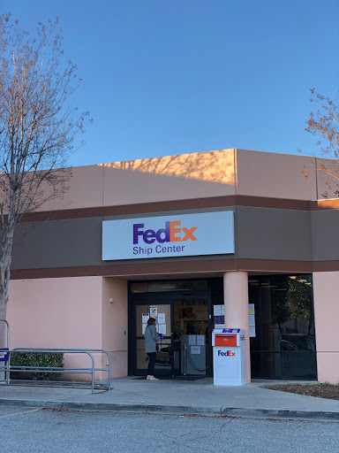 Shipping and Mailing Service «FedEx Ship Center», reviews and photos, 1081 Fullerton Rd, City of Industry, CA 91748, USA