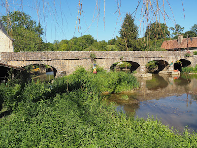 Pont piéton à Saint-Pierre-sur-Erve