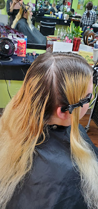Kim's Salon - Photo 8 - Car repair in St. Petersburg, FL, St. Petersburg