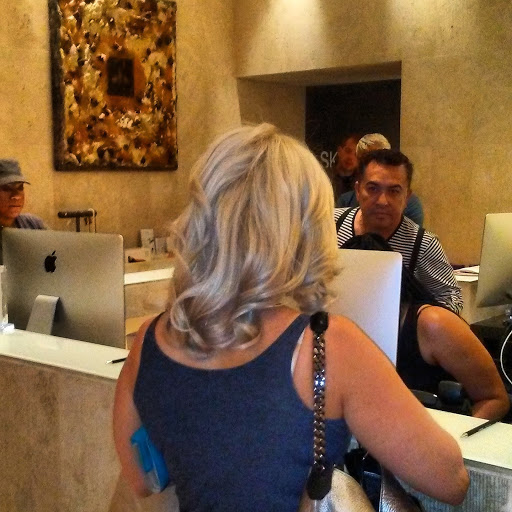 Hair Salon «Warren Tricomi Salon», reviews and photos, 1 E Putnam Ave, Greenwich, CT 06830, USA