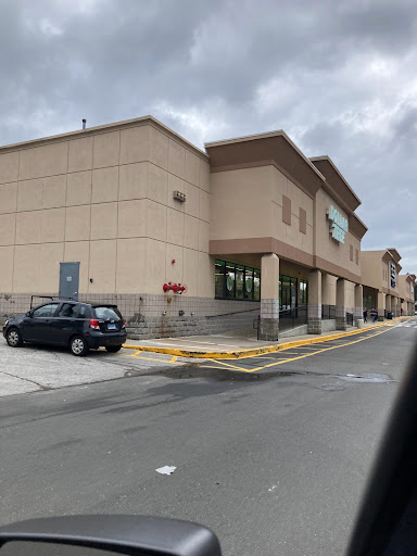 Dollar Store «Dollar Tree», reviews and photos, 416 E Main St Ste 3, Middletown, CT 06457, USA