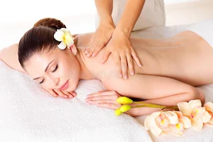Confident Natural Massage and Therapy, Manicure & Hair Styling image