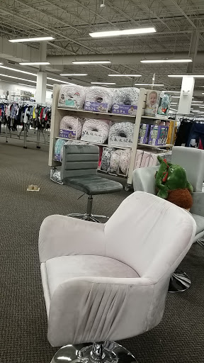 Clothing Store «Burlington Coat Factory», reviews and photos, 4500 S Damen Ave, Chicago, IL 60609, USA