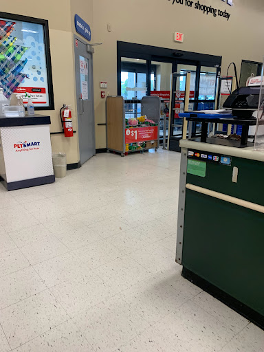 Pet Supply Store «PetSmart», reviews and photos, 45050 Northpointe Blvd, Utica, MI 48315, USA