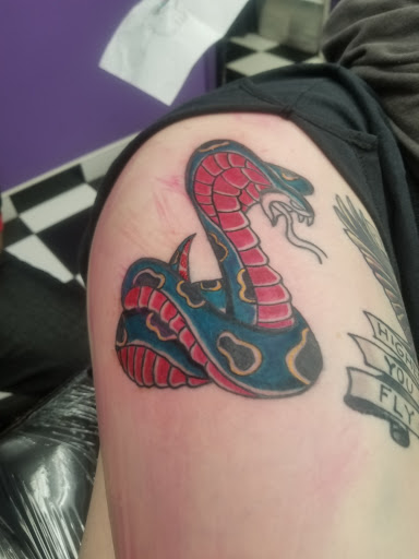 Tattoo Shop «Screamin Ink Tattoo Studio», reviews and photos, 34-07 Broadway, Fair Lawn, NJ 07410, USA