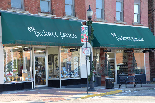 Quilt Shop «The Pickett Fence», reviews and photos, 100 W Blackhawk Ave, Prairie du Chien, WI 53821, USA