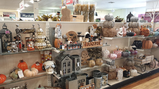 Department Store «Marshalls & HomeGoods», reviews and photos, 731 Centerview Blvd, Kissimmee, FL 34741, USA