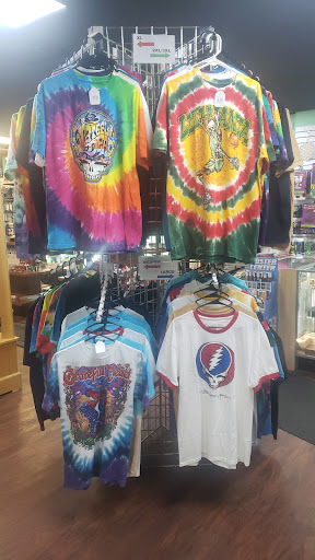 Tobacco Shop «BDT Smoke Shops», reviews and photos, 21640 John R Rd, Hazel Park, MI 48030, USA