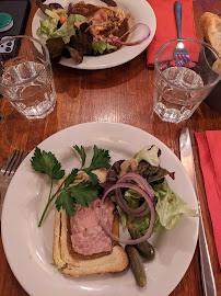 Plats et boissons du Restaurant Le petit bouchon à Lyon - n°2