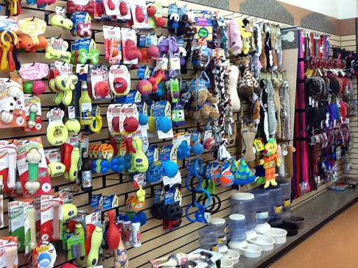 Pet Supply Store «California Pet Center», reviews and photos, 21906 Ventura Blvd, Woodland Hills, CA 91364, USA