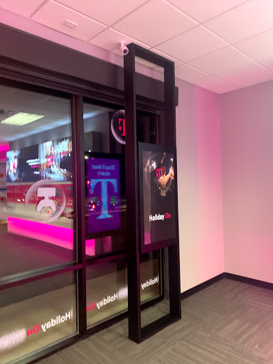 Cell Phone Store «MetroPCS Authorized Dealer», reviews and photos, 1516 Woodlane Dr, Woodbury, MN 55125, USA