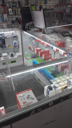 Cell Phone Store «Cell N Comp Repairs», reviews and photos, 6314 N Western Ave, Chicago, IL 60659, USA