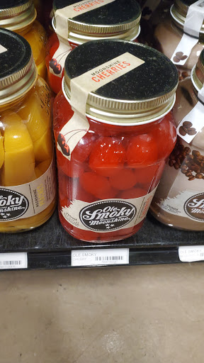 Liquor Store «Roof Brothers Wine & Liquors», reviews and photos, 3145 Park Ave, Paducah, KY 42001, USA