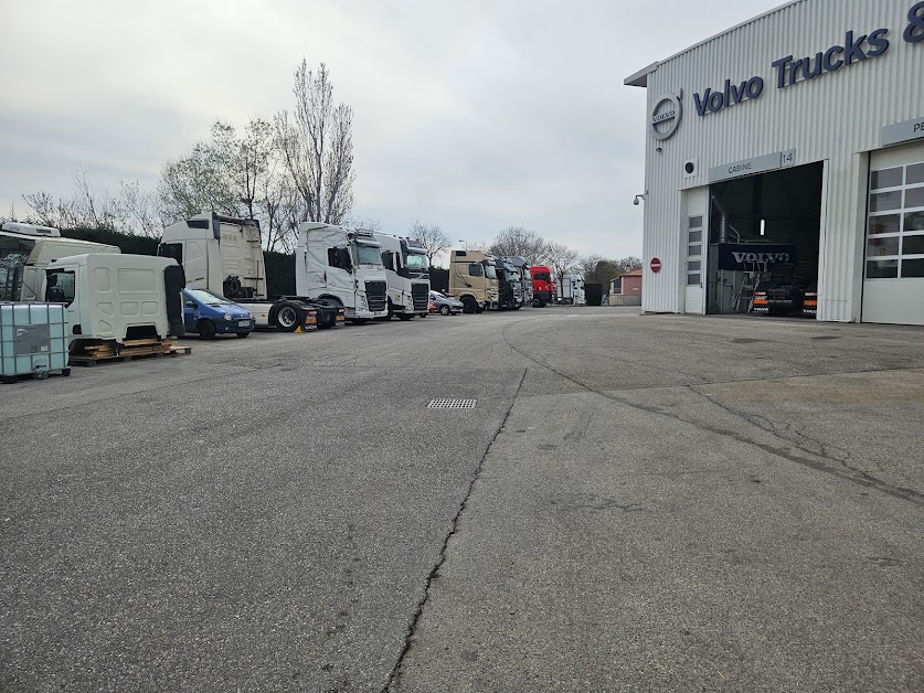 Volvo Truck Center Provence à Saint-Victoret (Bouches-du-Rhône 13)