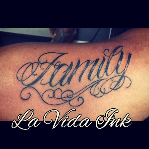 Tattoo Shop «La Vida Ink», reviews and photos, 4602 N Franklin Rd, Indianapolis, IN 46226, USA